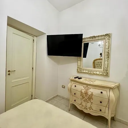 Daire Antonietta House